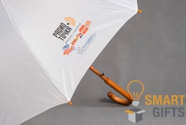 Зонтик и кружка с символикой медиа-группы Радио Точка