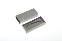 Коробка для ножей VICTORINOX 91 мм толщиной 3-4 уровня, картонная, серебристая