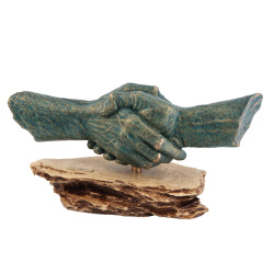 Скульптура "Рукопожатие"
