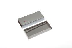 Коробка для ножей VICTORINOX 111 мм толщиной до 2 уровней, картонная, серебристая