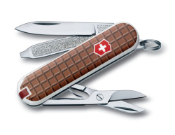 Нож-брелок VICTORINOX Classic, 58 мм, 7 функций, рукоять с дизайном "Шоколад"