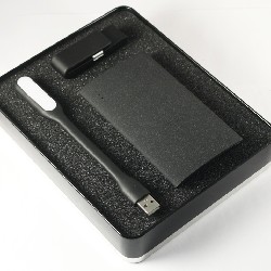 Подарочный набор: внешний аккумулятор, флешка и  USB лампа с гибким корпусом