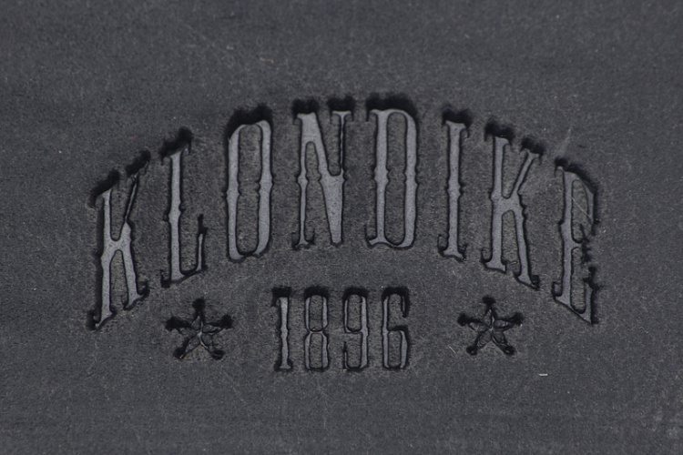 Бумажник KLONDIKE Yukon, натуральная кожа в черном цвете, 12,5 х 3 х 9,5 см