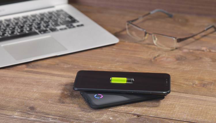Беспроводное зарядное устройство, 6000 mAh, черный, покрытие soft touch