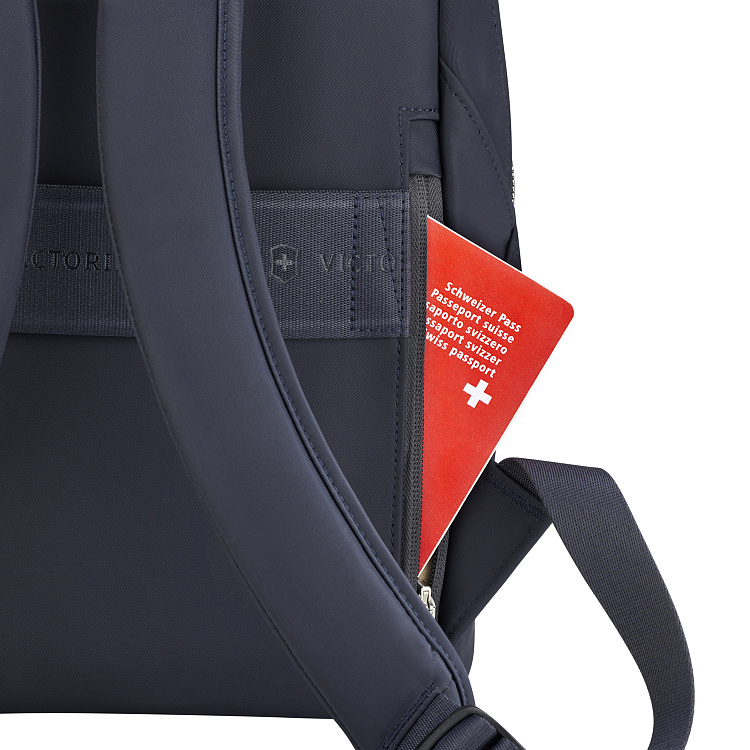 Рюкзак VICTORINOX Victoria Signature Compact Backpack, синий, нейлон/кожа, 30x16x38 см