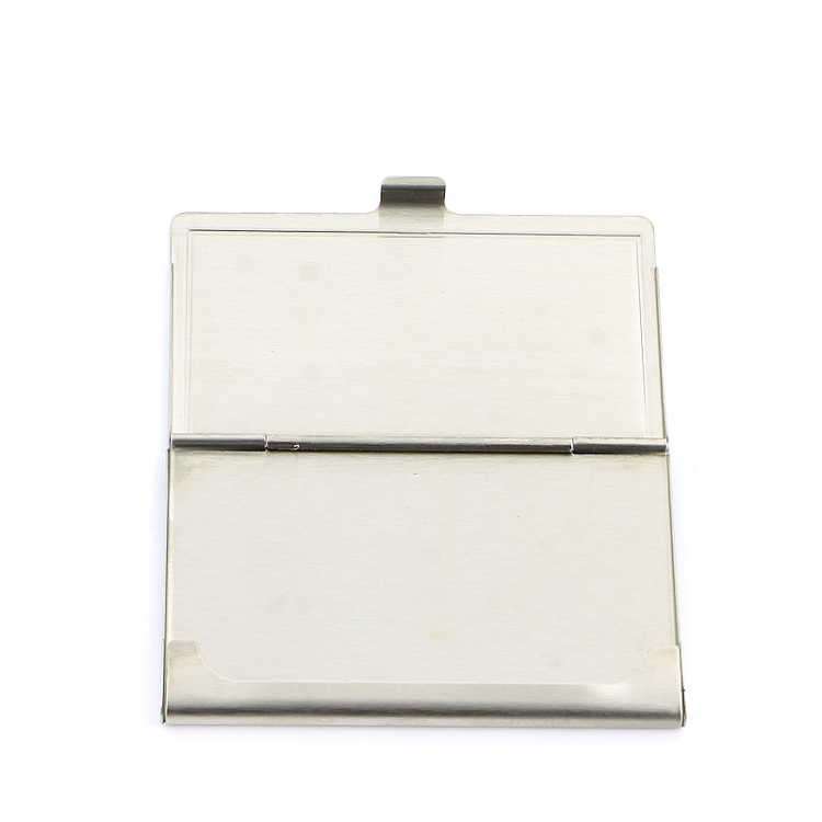 Визитница Pierre Cardin. Корпус- металл, иск.кожа. Размер 9,3 х 6,0 х 0,8 см. Цвет - синий.
