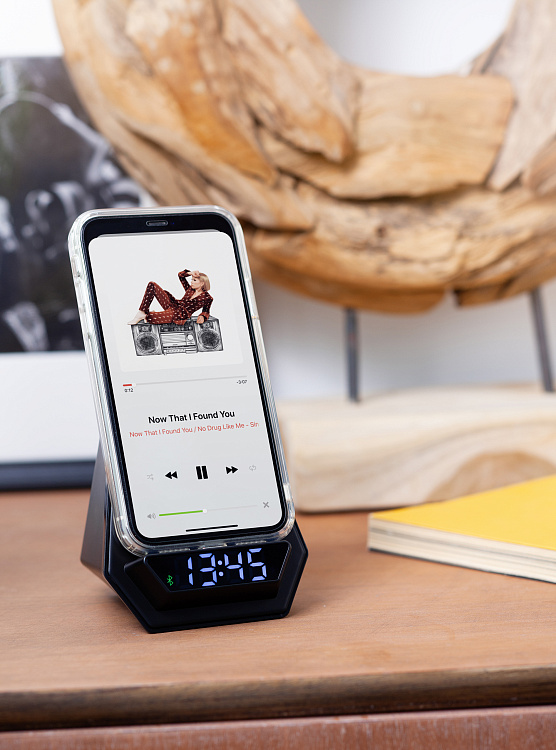 Настольные часы "Smart Pyramid" с bluetooth колонкой (3Вт) и беспроводным (15W) зарядным устройством, с подсветкой логотипа