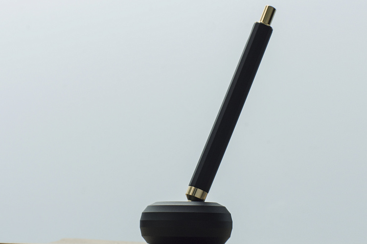 Многофункциональное пресс-папье Paperweight