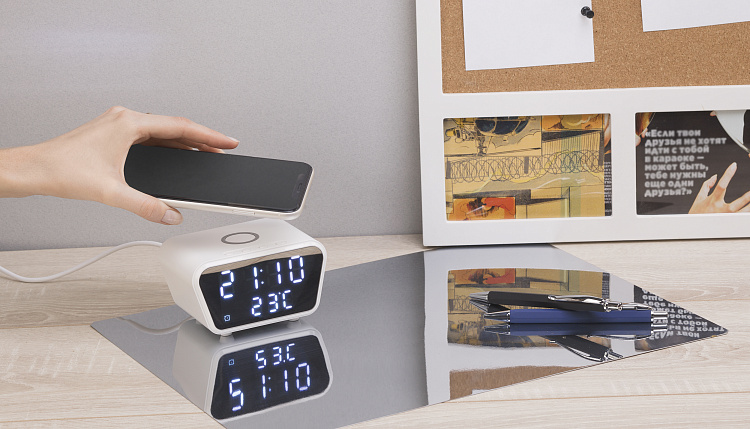 Настольные часы "Smart Clock" с беспроводным (10W) зарядным устройством, будильником и термометром