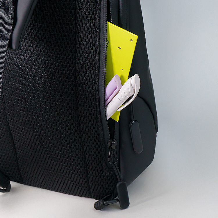 Сумка на плечо водостойкая "Sling", чёрный, 33 х 18 х11 см, 100% полиуретан