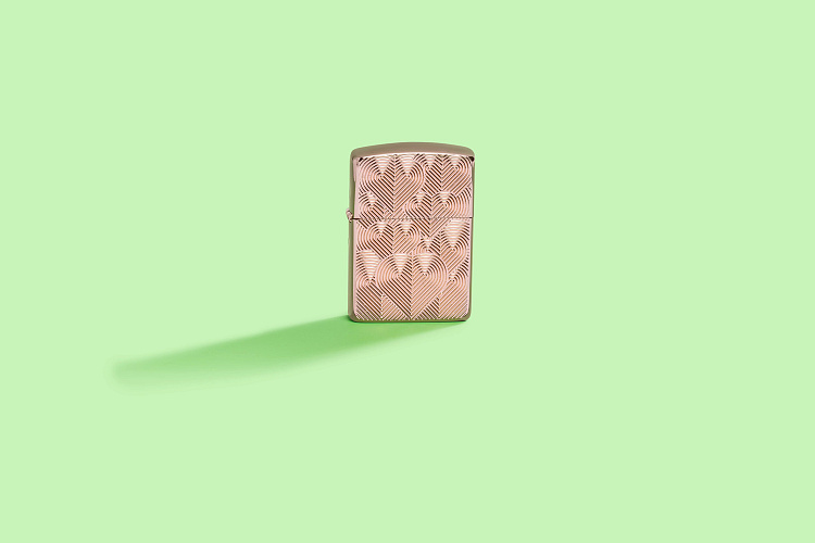 Зажигалка ZIPPO Armor® Hearts с покрытием Rose Gold, латунь/сталь, розовое золото, 38x13x57 мм