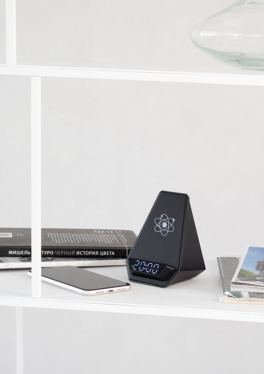 Настольные часы "Smart Pyramid" с bluetooth колонкой (3Вт) и беспроводным (15W) зарядным устройством, с подсветкой логотипа