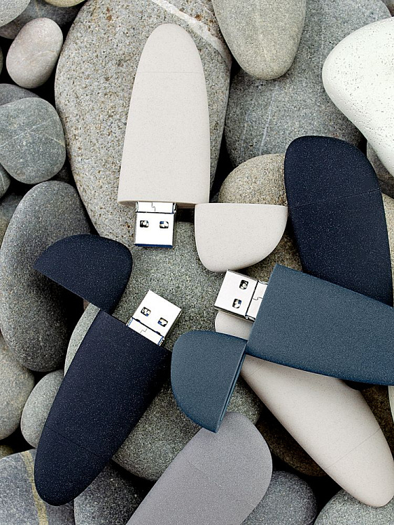 Флешка Pebble Universal