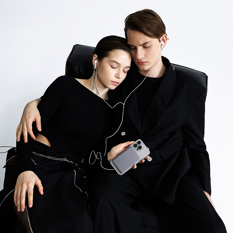 Внешний аккумулятор Onyx PD 5000mAh с функцией беспроводной зарядки 15W