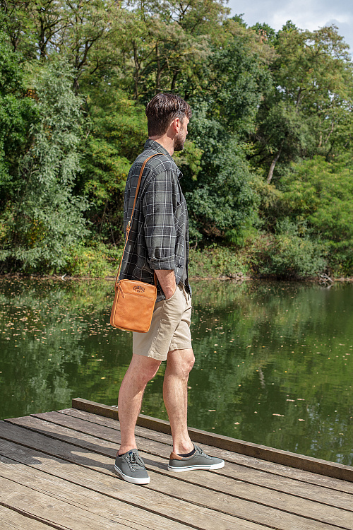 Сумка через плечо KLONDIKE RUSH «Faye», натуральная кожа в коньячном цвете, 18 х 21 х 4,5 см