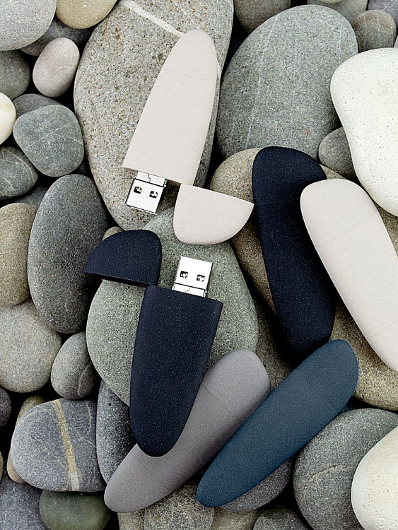 Флешка Pebble Universal