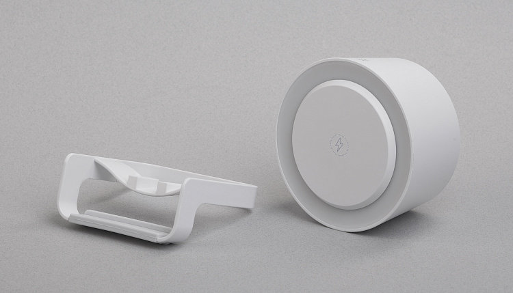 Bluetooth колонка-подставка "Smart Sound" с беспроводным (10W) зарядным устройством и подсветкой