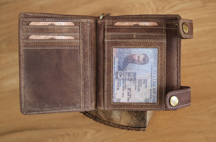 Бумажник KLONDIKE «Tim Deer», натуральная кожа в светло-коричневом цвете, 11,5 х 12,5 х 3 см