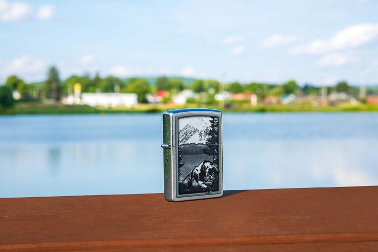 Зажигалка ZIPPO Mountain Lion с покрытием Street Chrome, латунь/сталь, серебристая, 38x13x57 мм