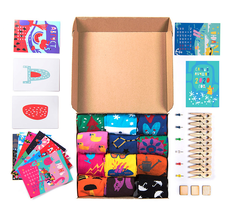 Подарочный набор  "12 месяцев", 12 пар тематических носков