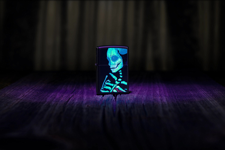 Зажигалка ZIPPO Skeleton Design с покрытием Black Light, латунь/сталь, черная, матовая, 38x13x57 мм