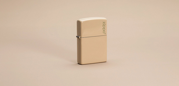 Зажигалка ZIPPO Classic с покрытием Flat Sand, латунь/сталь, бежевая, глянцевая, 38x13x57 мм