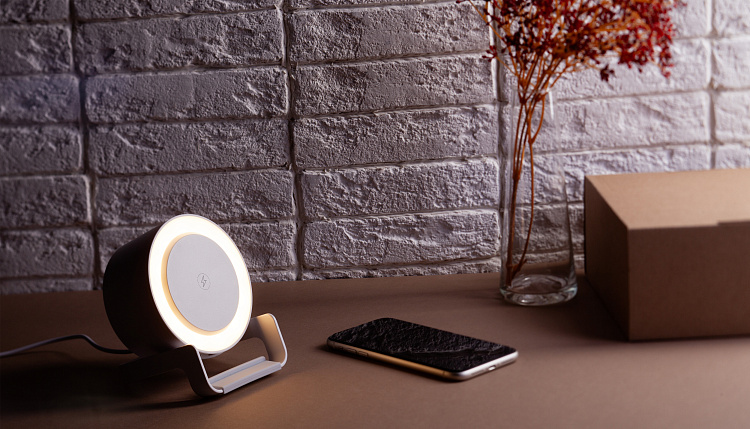 Bluetooth колонка-подставка "Smart Sound" с беспроводным (10W) зарядным устройством и подсветкой