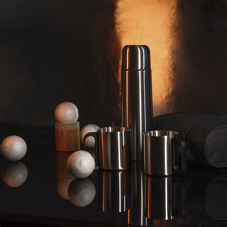 Термос, 2 кружки в чехле: 26х16х10 см; термос 500 мл; кружки 220 мл; металл, нейлон