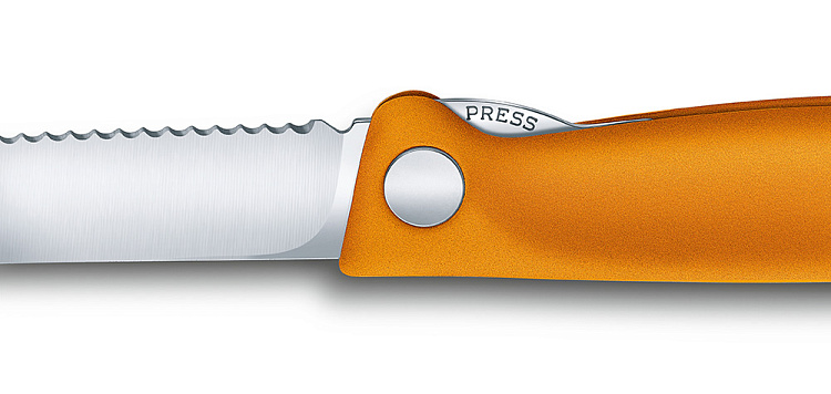 Нож для овощей VICTORINOX SwissClassic, складной, лезвие 11 см с волнистой кромкой, оранжевый