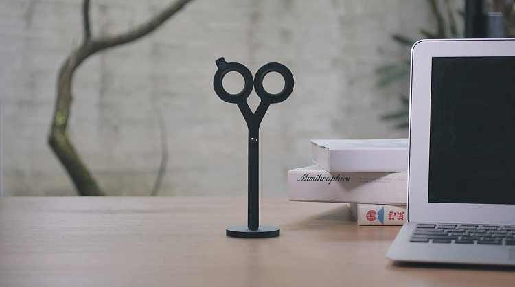 Настольные ножницы на магнитной подставке SCISSORS
