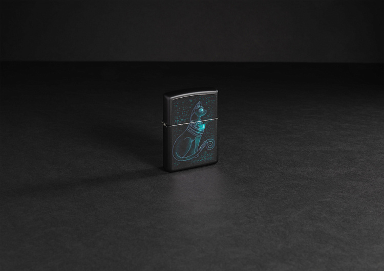 Зажигалка ZIPPO Spiritual Cat с покрытием Black Light, латунь/сталь, черная, матовая 38x13x57 мм