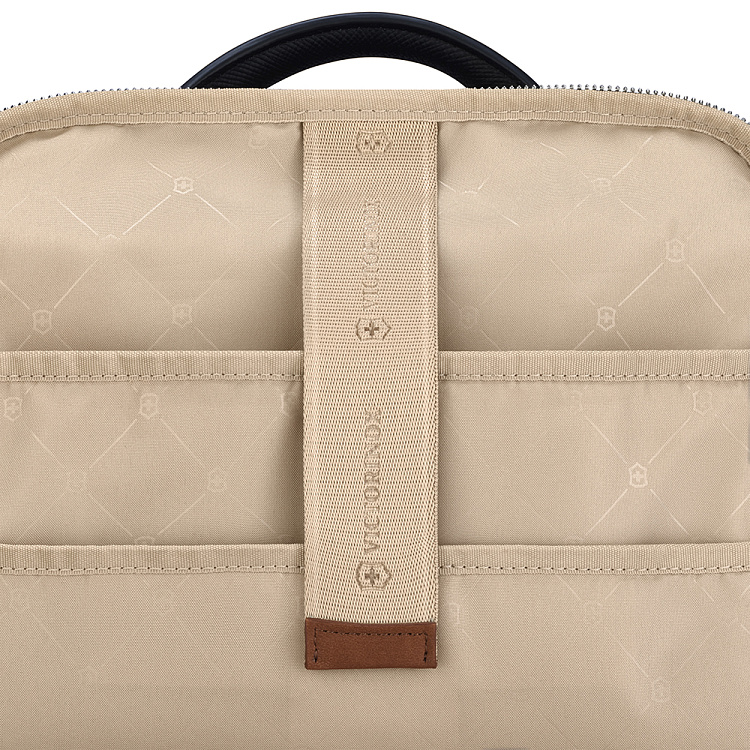 Рюкзак VICTORINOX Victoria Signature Deluxe Backpack, черный, нейлон/кожа, 32x18x39 см