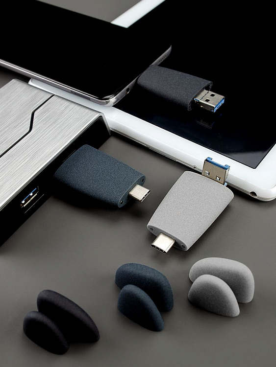 Флешка Pebble Universal