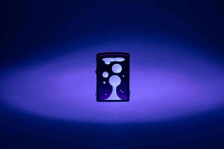 Зажигалка ZIPPO Lava Lamp с покрытием Black Light, латунь/сталь, черная,матовая 38x13x57 мм
